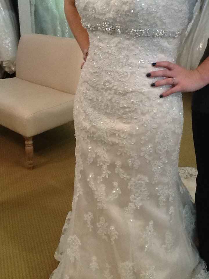 Show us your wedding dress!!!!!!