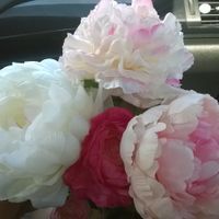 Fake flowers for the cake?