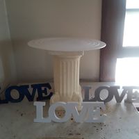 Let’s talk cake stands - 1