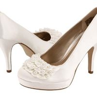 shoes. pictures please??