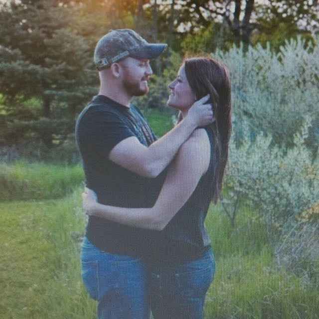 Engagement picture preview