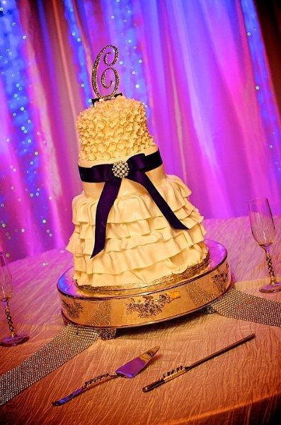*** KRISTEN*** Cake Sever and Flutes PICS