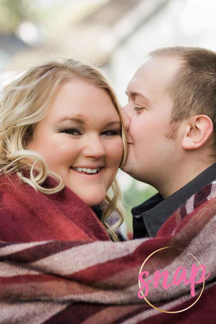 Who's taking fall engagement pictures? - 1