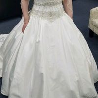 I wanna see your wedding dress!