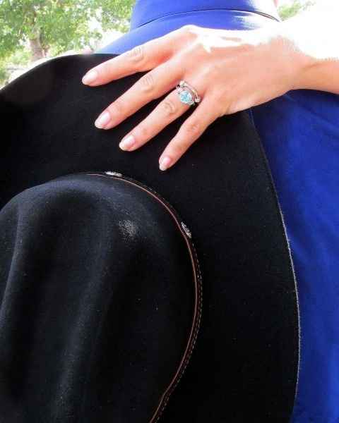 I'm someones Wife!!!  (non pro PICS)