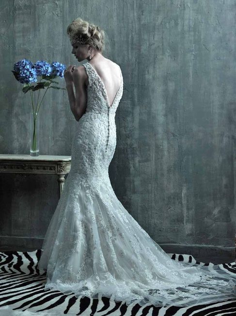 Can i see some dresses?!?!?!?