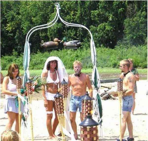 Google "funny wedding pic" or "horrible wedding pic" and post your favorite that popped up!