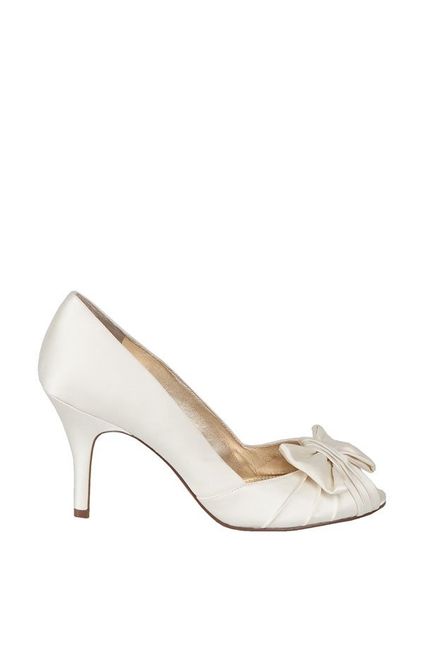 Show me your wedding shoes!!!!