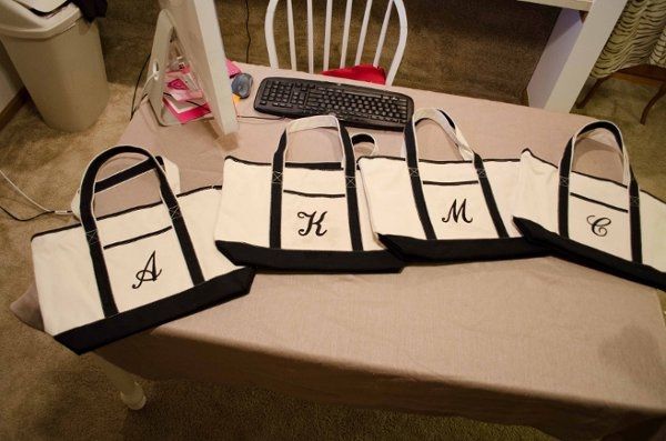 DIY Bridesmaid Bags (*PIC)