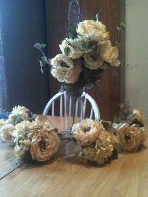 BRIDAL BOUQUETS!  (pics)