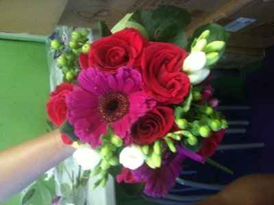 I need help w/ inexpensive centerpieces! *update*