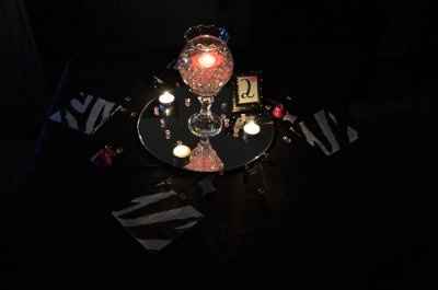 I need help w/ inexpensive centerpieces! *update*