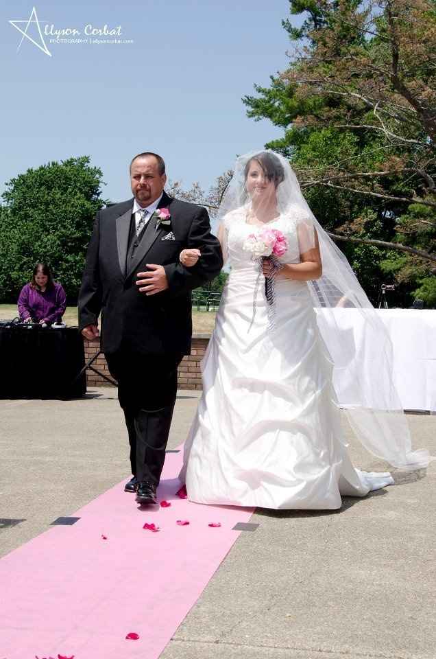 **I'm married!!! w/ Wedding Pro Pics!  **