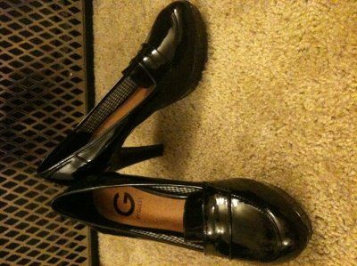 NWR: I got new shoes!  *pics*