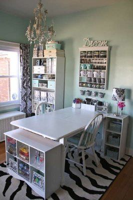 This is the kind of wedding DIY room i need!