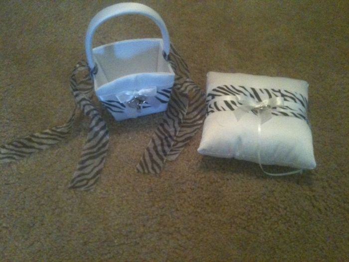Finished my flower girl basket and ring bearer pillow!!! (*PIC)