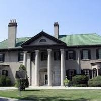 What type of venue are you getting married at?