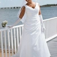 Short brides - show me your dresses!