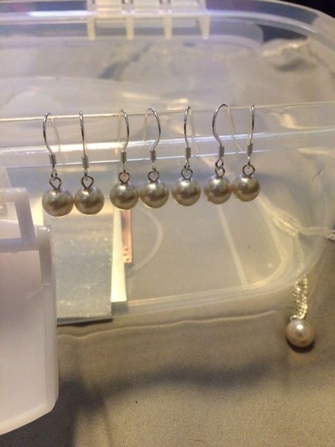Diy bridesmaids earrings!