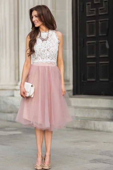 https://morninglavender.com/products/leighton-white-sleeveless-lace-top?variant=6756016065&cmp_id=15