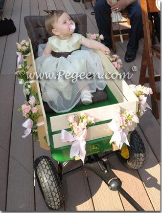 An infant flower girl? 1