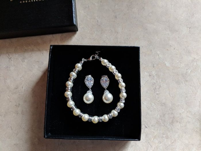 What accessories to wear? - 1