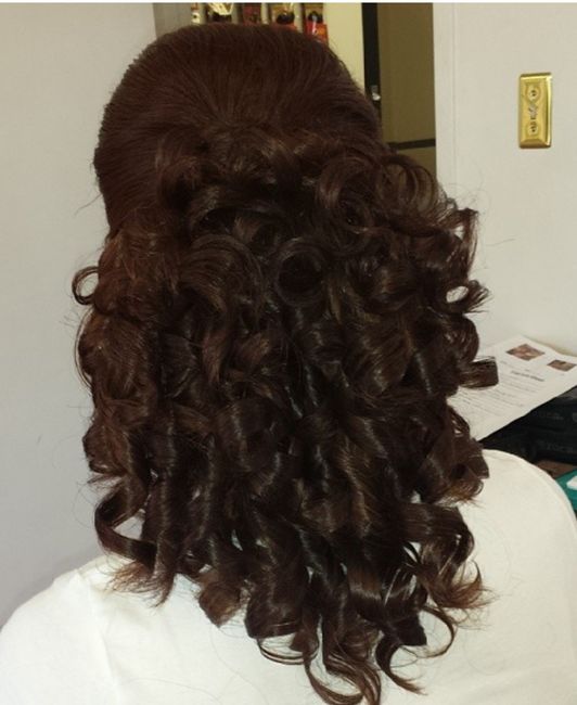Anyone doing a half-up hairdo for your wedding?