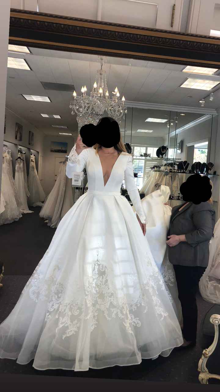 Starting to feel insecure about my dress - Help! 1