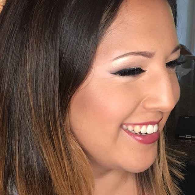 Airbrush vs manual makeup - photos?