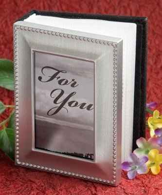 Got any cool ideas for wedding favors for a couple who are both into photography?