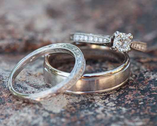 I want to see some wedding bands