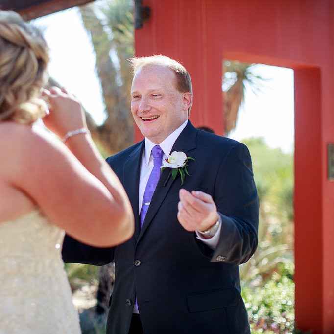 For those already married: "Sneak Peek" vs Waiting until you walk down to aisle
