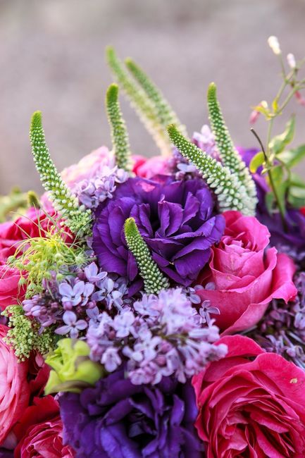 Is your bouquet neutral/ivory or bolder colors? Show me!