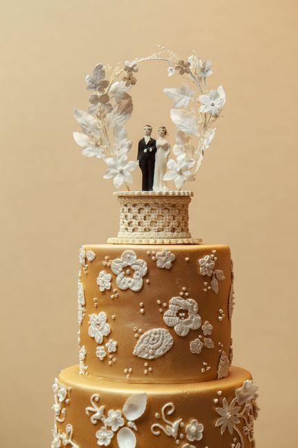 What did/will your wedding cake look like?