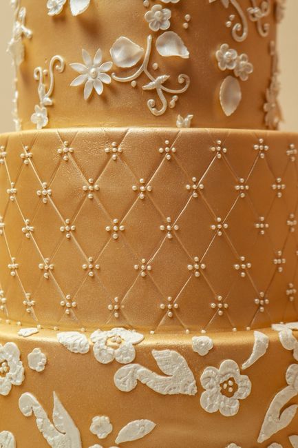 What did/will your wedding cake look like?