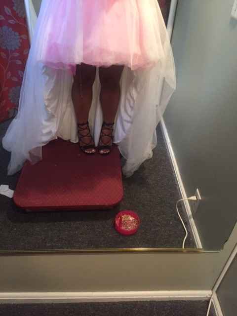 Please Help!! Wedding dress nightmare!!!! Wedding is a month away.