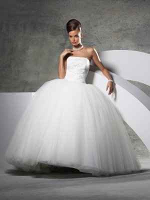 How should I add more poof to the dress? Please help!
