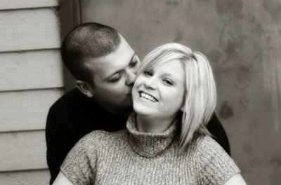 Sneak Peak of engagement pics =]