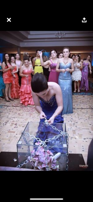 Are you ditching the bouquet toss? 1