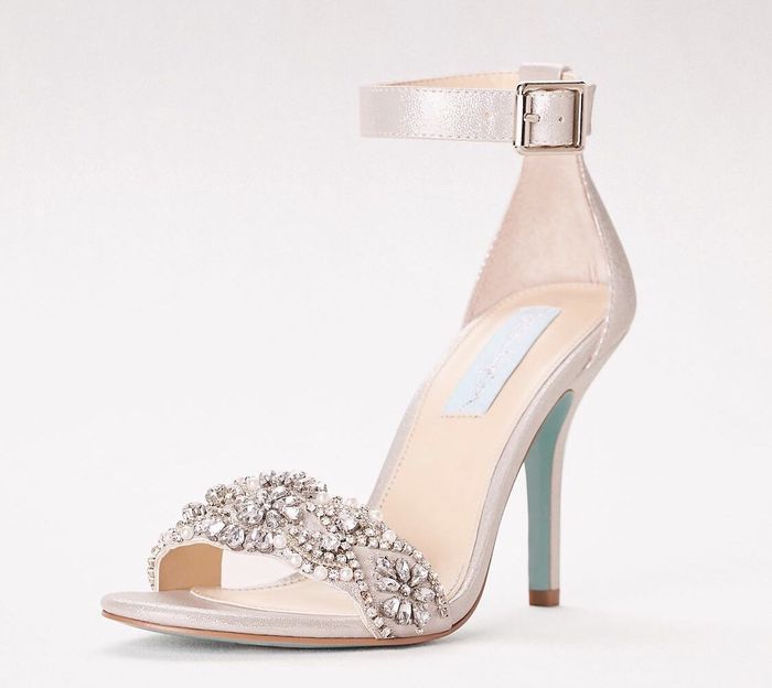 Which shoes match my dress? - 3