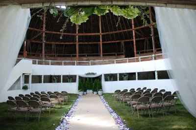 We got married in a barn...and I loved it!! **pics