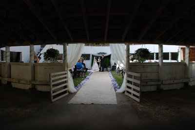 We got married in a barn...and I loved it!! **pics