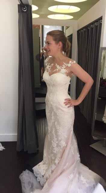 Does this dress fit my theme?