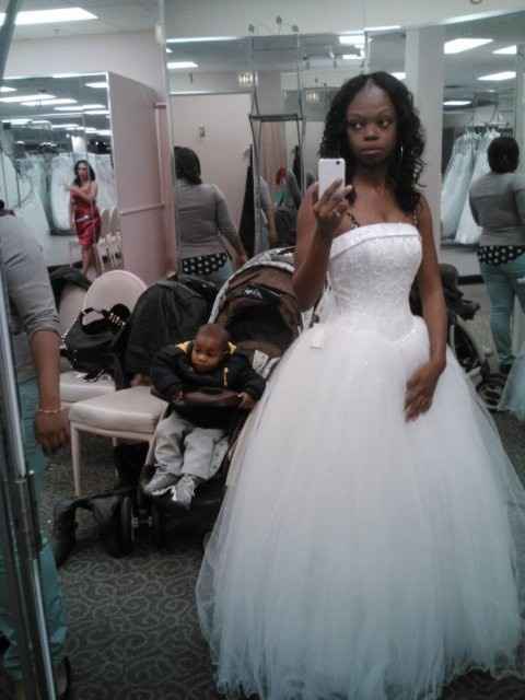 can't exchange my dress... so i guess im going to sell it