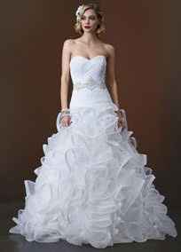 can't exchange my dress... so i guess im going to sell it