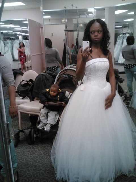 can't exchange my dress... so i guess im going to sell it
