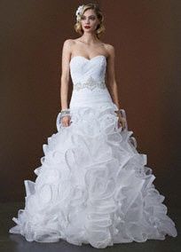 can't exchange my dress... so i guess im going to sell it