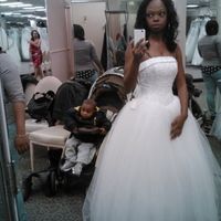 can't exchange my dress... so i guess im going to sell it