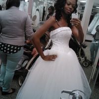 can't exchange my dress... so i guess im going to sell it