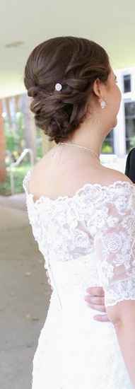 Type of veil for off shoulder dress